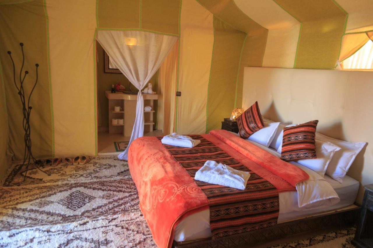 Sahara Desert Luxury Camp Мерзуга Екстер'єр фото
